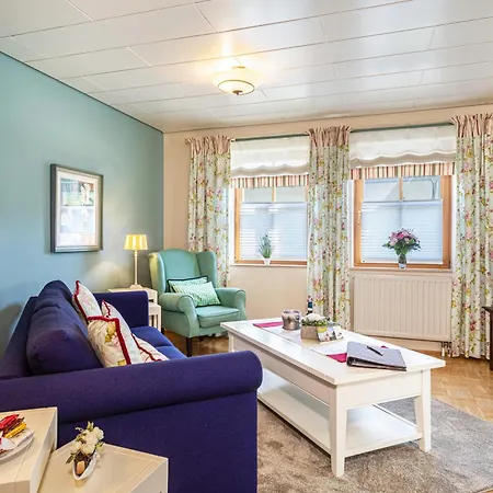 Trostelhof 1 *